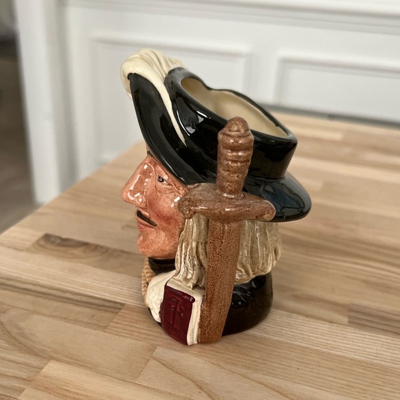 Royal Doulton Aramis Three Musketeers Toby Mug 4 Inch D6454 Rare Vintage - Picture 2 of 6